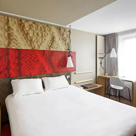 Ibis Marne La Vallee שאנז סור-מרנה