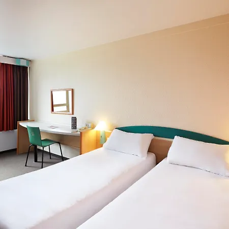 ホテル イビス マルヌ ラヴァレ 3*