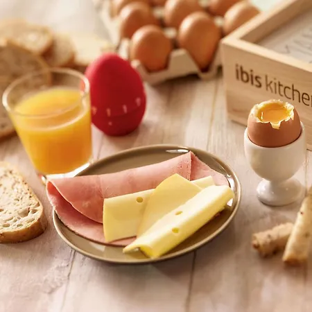 ホテル イビス マルヌ ラヴァレ