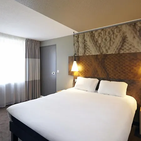 Ibis Marne La Vallee 3* שאנז סור-מרנה