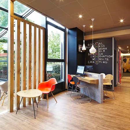 Ibis Marne La Vallee שאנז סור-מרנה