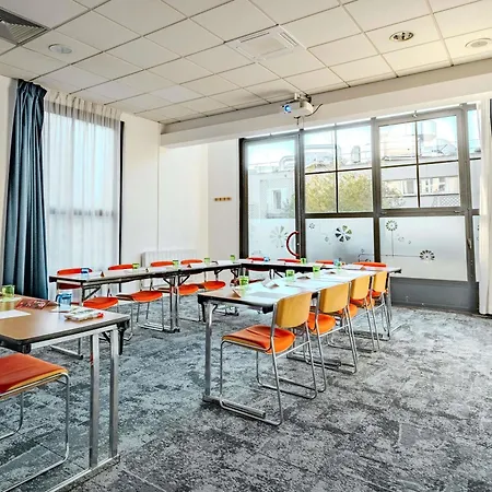 イビス マルヌ ラヴァレ ホテル 3*