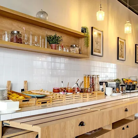 イビス マルヌ ラヴァレ