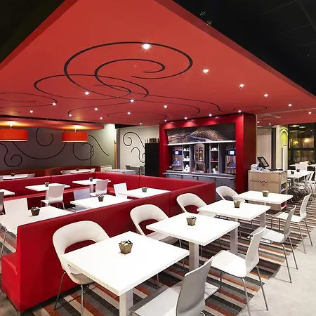 ホテル イビス マルヌ ラヴァレ 3*