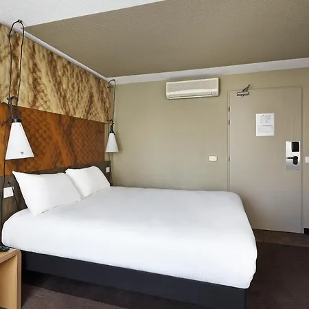 Ibis Marne La Vallee מלון שאנז סור-מרנה