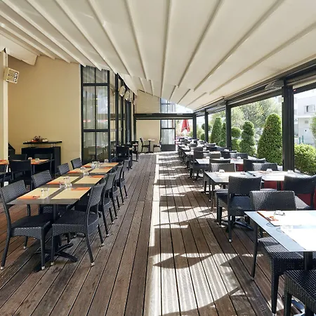 宜必思马恩河谷香格里拉香榭马恩河畔酒店 酒店 马恩河畔尚