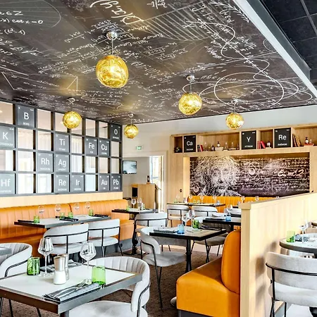 宜必思马恩河谷香格里拉香榭马恩河畔酒店 3*